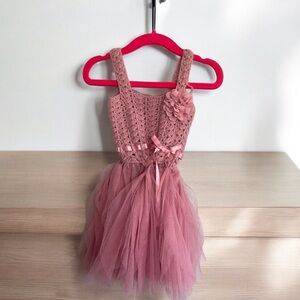 6-12 months. Elly & Emmy dress. Top:100% Acrylic Tutu:100% Polyester. Worn once